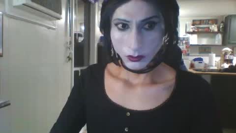 Snapshot of camilicat chatting on 10/11/25, 02:33 Ladyboy Ladine or Cambi online show from 10/11/25, 02:33