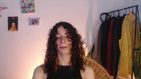 Snapshot of camille_delrey chatting on 01/21/25, 01:50 Camille online show from 01/21/25, 01:50