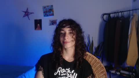 Snapshot of camille_delrey chatting on 01/27/25, 01:48 Camille online show from 01/27/25, 01:48