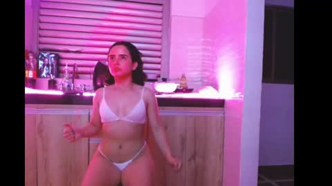 Snapshot of camille_vixen chatting on 09/26/25, 01:20 camille_vixen online show from 09/26/25, 01:20