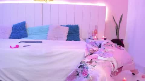 C A M I L L E N    Help me get to the top online show from 10/10/25, 10:20