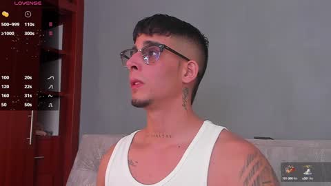 Snapshot of camilo_ospina_ chatting on 12/25/24, 09:54 INDEPENDENT MODEL online show from 12/25/24, 09:54