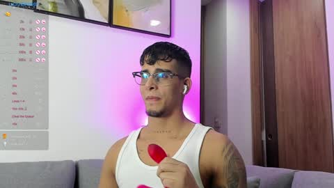 Snapshot of camilo_ospina_ chatting on 01/24/25, 03:54 INDEPENDENT MODEL online show from 01/24/25, 03:54