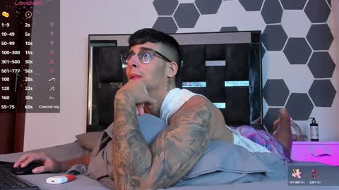 Snapshot of camilo_ospina_ chatting on 02/06/25, 02:44 INDEPENDENT MODEL online show from 02/06/25, 02:44