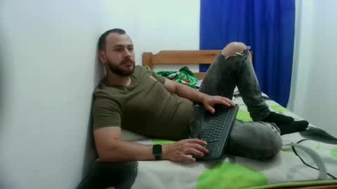 Snapshot of camiloex chatting on 12/08/24, 03:53 Camilo online show from 12/08/24, 03:53