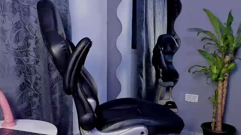 Snapshot of camilohotxx__ chatting on 02/17/25, 12:54 Camilo online show from 02/17/25, 12:54