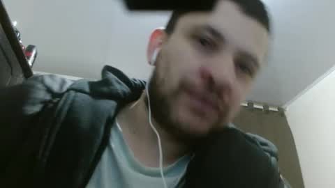 Snapshot of camiloking17 chatting on 02/05/25, 01:33 camilo online show from 02/05/25, 01:33