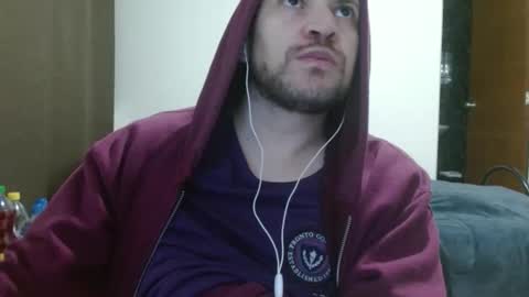 Snapshot of camiloking17 chatting on 02/15/25, 01:16 camilo online show from 02/15/25, 01:16