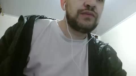 Snapshot of camiloking17 chatting on 02/22/25, 10:42 camilo online show from 02/22/25, 10:42