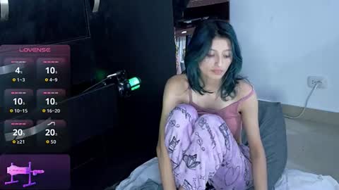 Snapshot of camilonrilli chatting on 11/18/25, 02:06 Cami online show from 11/18/25, 02:06