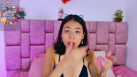 camiluxe online show from 10/17/25, 12:19