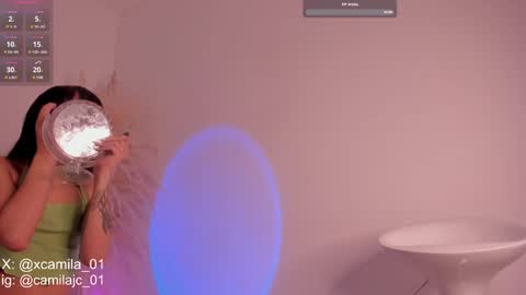 Snapshot of cammile_cole chatting on 12/14/24, 06:52 Laura Camila online show from 12/14/24, 06:52