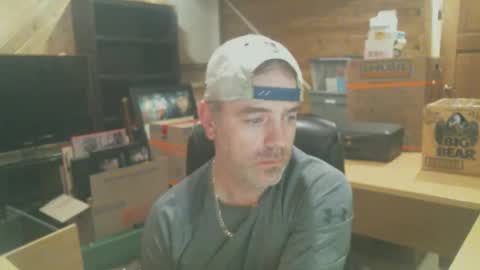 Snapshot of canadianboi6969 chatting on 10/31/25, 06:03 CanadianBacon6969 online show from 10/31/25, 06:03