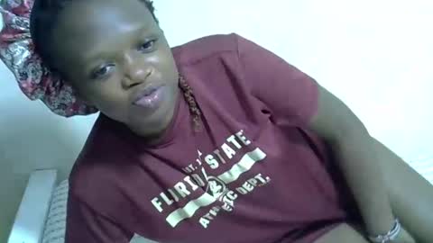 Snapshot of candiemaya chatting on 10/29/25, 03:25 candiemaya online show from 10/29/25, 03:25