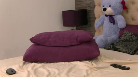 Bella online show from 10/09/25, 04:54