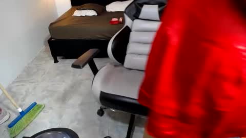 candy online show from 01/31/25, 10:20