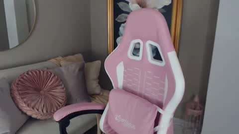 sara ivonne online show from 10/29/25, 08:54