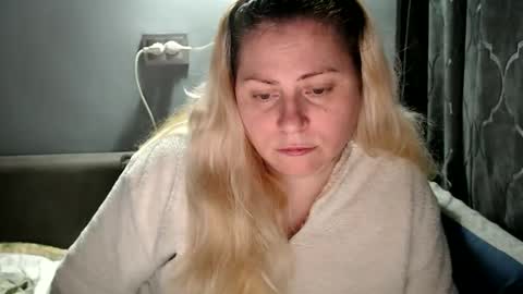 Laura online show from 10/09/25, 03:43