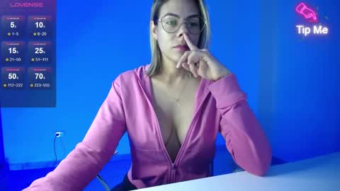 Candy Dowson online show from 02/11/25, 10:37