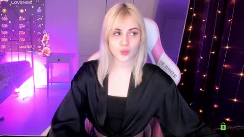 Snapshot of candyhannah chatting on 01/07/25, 02:19 You can call me HH online show from 01/07/25, 02:19
