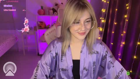 Snapshot of candyhannah chatting on 02/06/25, 04:03 You can call me HH online show from 02/06/25, 04:03