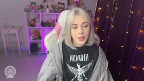 Snapshot of candyhannah chatting on 09/20/25, 02:29 You can call me HH online show from 09/20/25, 02:29