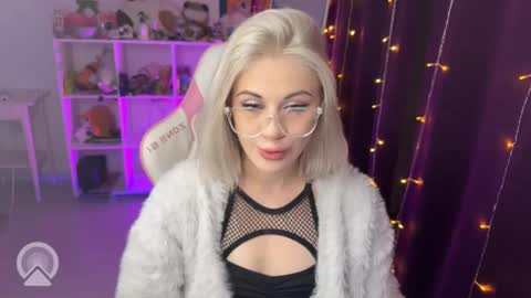Snapshot of candyhannah chatting on 09/21/25, 06:42 You can call me HH online show from 09/21/25, 06:42