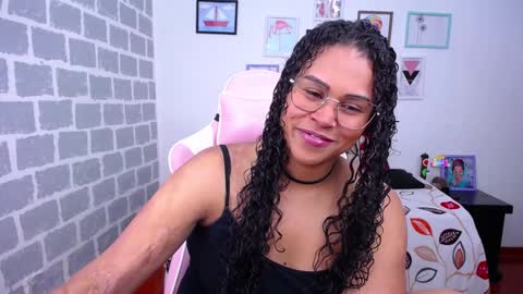 Snapshot of candyhot_sex chatting on 12/31/24, 03:55 Karen online show from 12/31/24, 03:55