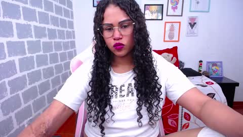 Snapshot of candyhot_sex chatting on 01/12/25, 08:36 Karen online show from 01/12/25, 08:36