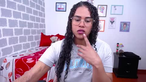 Snapshot of candyhot_sex chatting on 02/05/25, 03:52 Karen online show from 02/05/25, 03:52