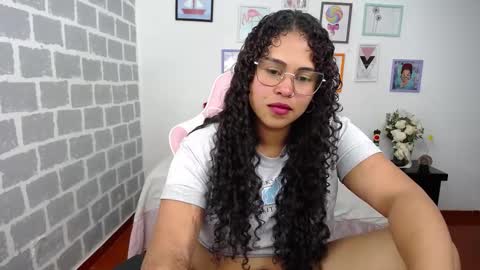 Snapshot of candyhot_sex chatting on 03/09/25, 07:15 Karen online show from 03/09/25, 07:15