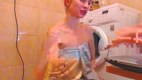 Snapshot of candyjesx chatting on 12/05/24, 03:28 CANDYJESx online show from 12/05/24, 03:28