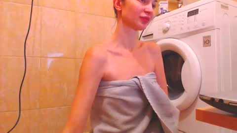 Snapshot of candyjesx chatting on 12/08/24, 01:47 CANDYJESx online show from 12/08/24, 01:47