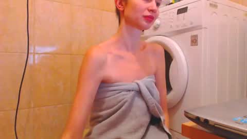 Snapshot of candyjesx chatting on 12/23/24, 01:24 CANDYJESx online show from 12/23/24, 01:24