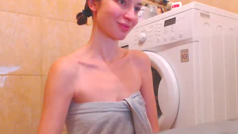 Snapshot of candyjesx chatting on 01/29/25, 05:13 CANDYJESx online show from 01/29/25, 05:13