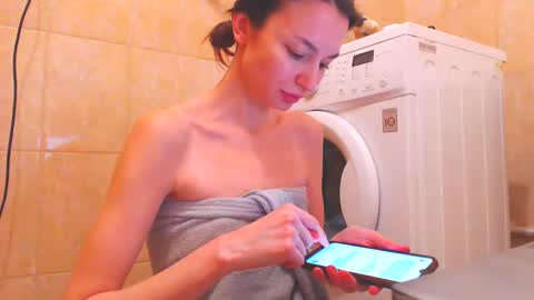 Snapshot of candyjesx chatting on 02/12/25, 03:05 CANDYJESx online show from 02/12/25, 03:05