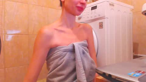 Snapshot of candyjesx chatting on 02/13/25, 09:41 CANDYJESx online show from 02/13/25, 09:41