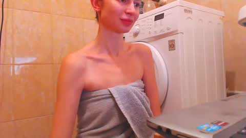 Snapshot of candyjesx chatting on 02/19/25, 04:11 CANDYJESx online show from 02/19/25, 04:11