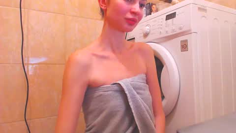 Snapshot of candyjesx chatting on 02/23/25, 04:35 CANDYJESx online show from 02/23/25, 04:35