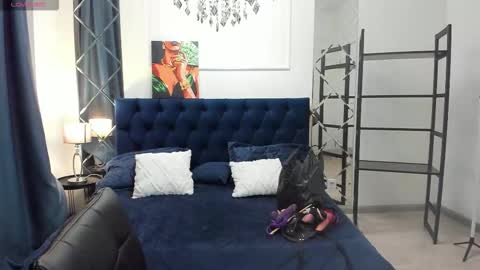 Sofia online show from 10/13/25, 12:43