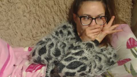 Snapshot of candylady13 chatting on 12/05/24, 06:55 say meow and send tips online show from 12/05/24, 06:55