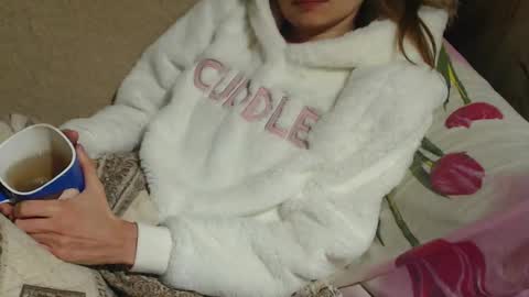 Snapshot of candylady13 chatting on 12/14/24, 10:50 say meow and send tips online show from 12/14/24, 10:50