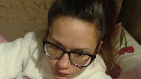 Snapshot of candylady13 chatting on 12/17/24, 10:32 say meow and send tips online show from 12/17/24, 10:32