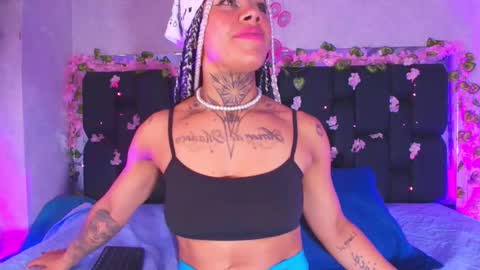 Aura  online show from 09/11/25, 11:54