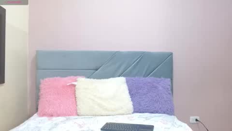 Snapshot of canelashy_ chatting on 10/02/25, 07:43 canela online show from 10/02/25, 07:43