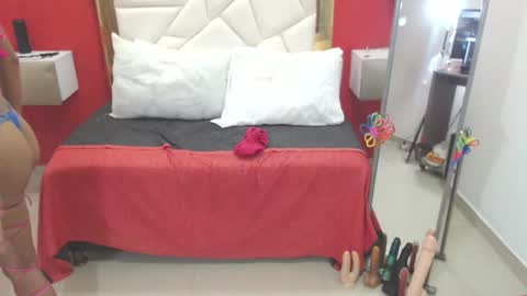 Snapshot of canella_hotx chatting on 10/04/25, 02:48 Canela online show from 10/04/25, 02:48