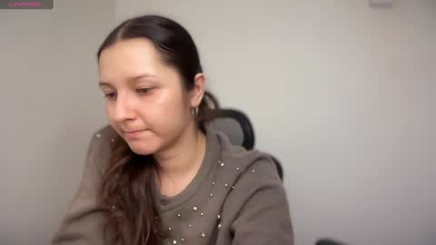 Emma online show from 02/06/25, 02:26