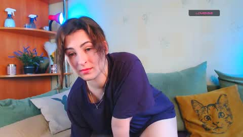 Snapshot of car0line1995 chatting on 10/26/25, 08:53 girl - foxi and tranny - kami online show from 10/26/25, 08:53