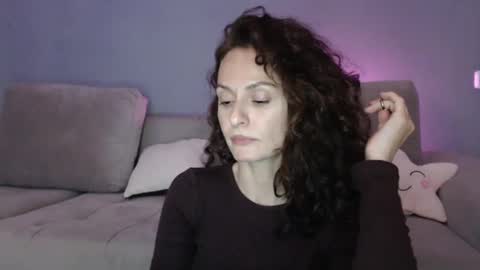 Snapshot of carakat chatting on 02/01/25, 12:07 carakat online show from 02/01/25, 12:07