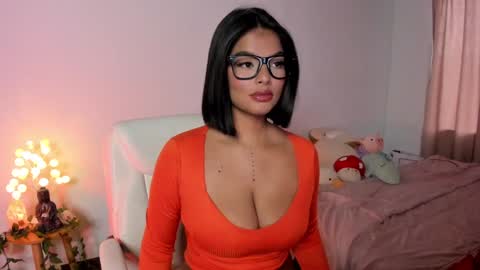 Snapshot of caramelo_xox chatting on 12/09/24, 10:52 online show from 12/09/24, 10:52